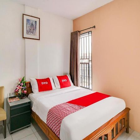 Oyo 90024 Botania Homestay & Cafe Nongsa Esterno foto