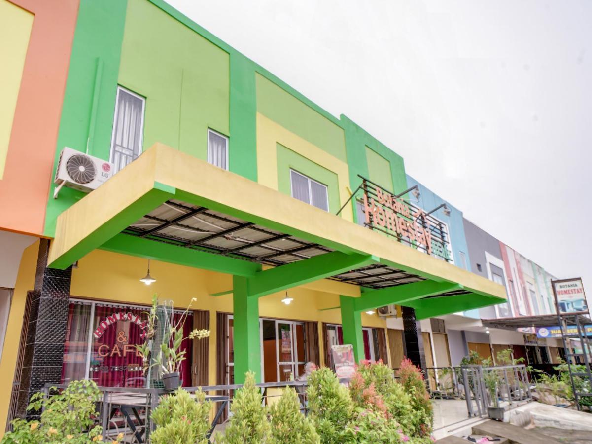 Oyo 90024 Botania Homestay & Cafe Nongsa Esterno foto