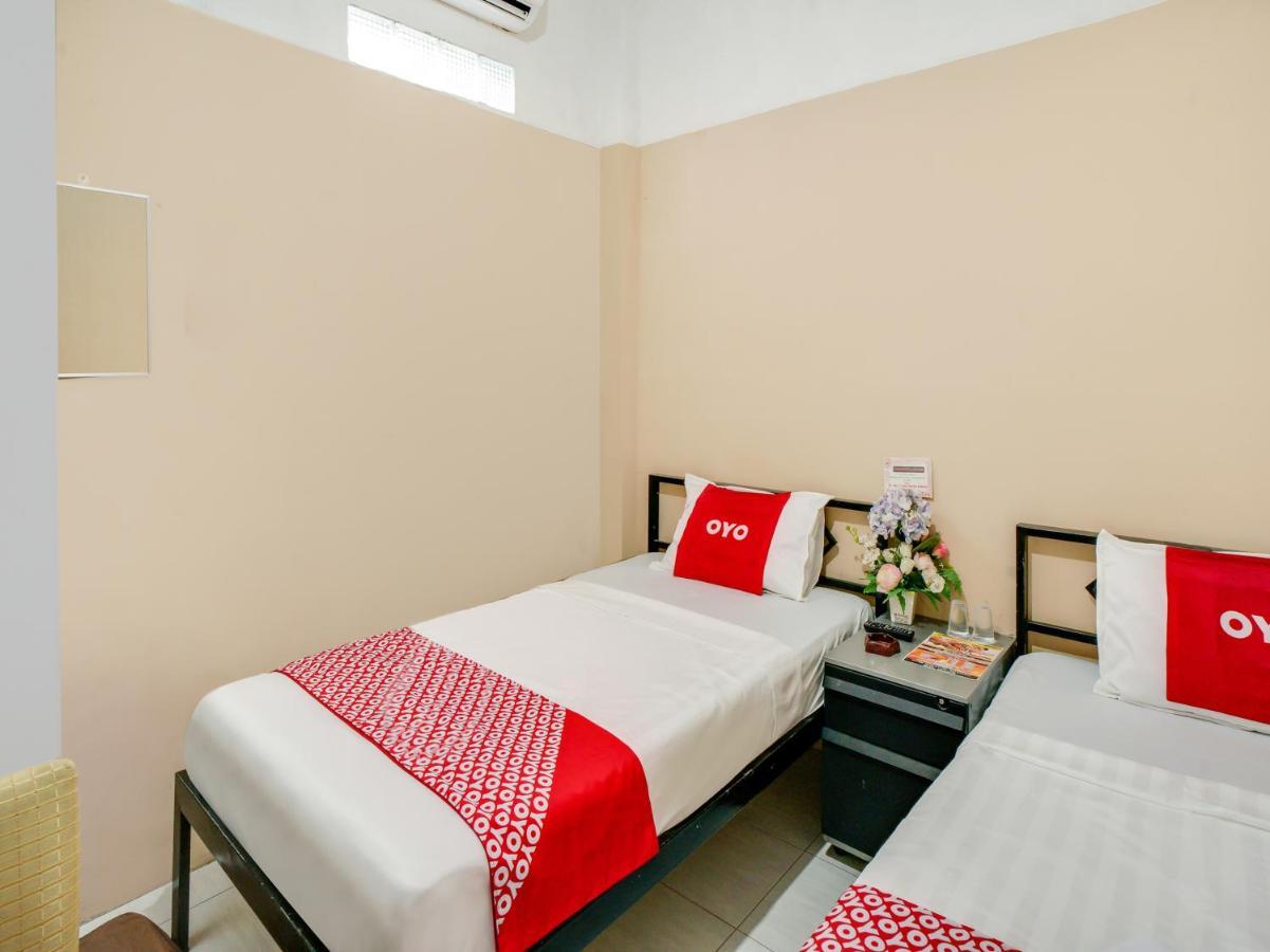 Oyo 90024 Botania Homestay & Cafe Nongsa Esterno foto