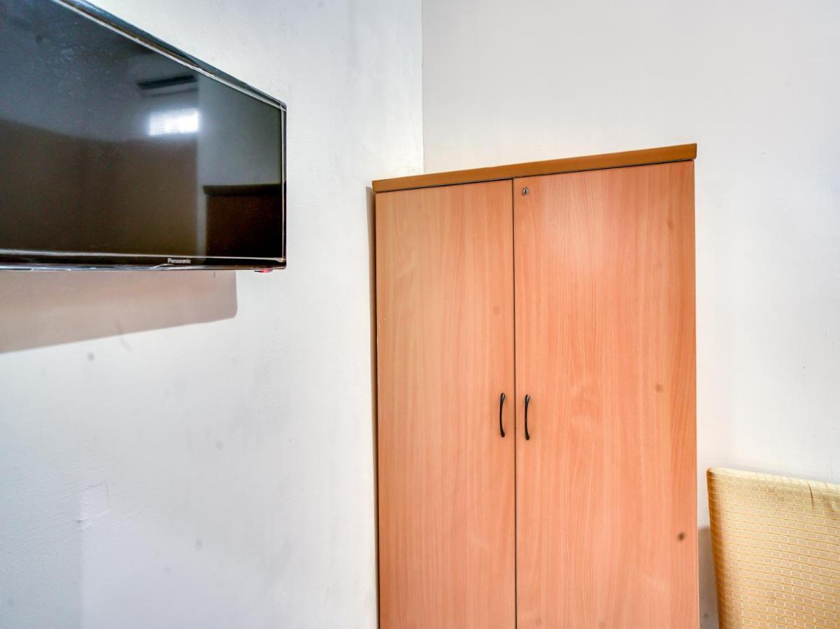 Oyo 90024 Botania Homestay & Cafe Nongsa Esterno foto