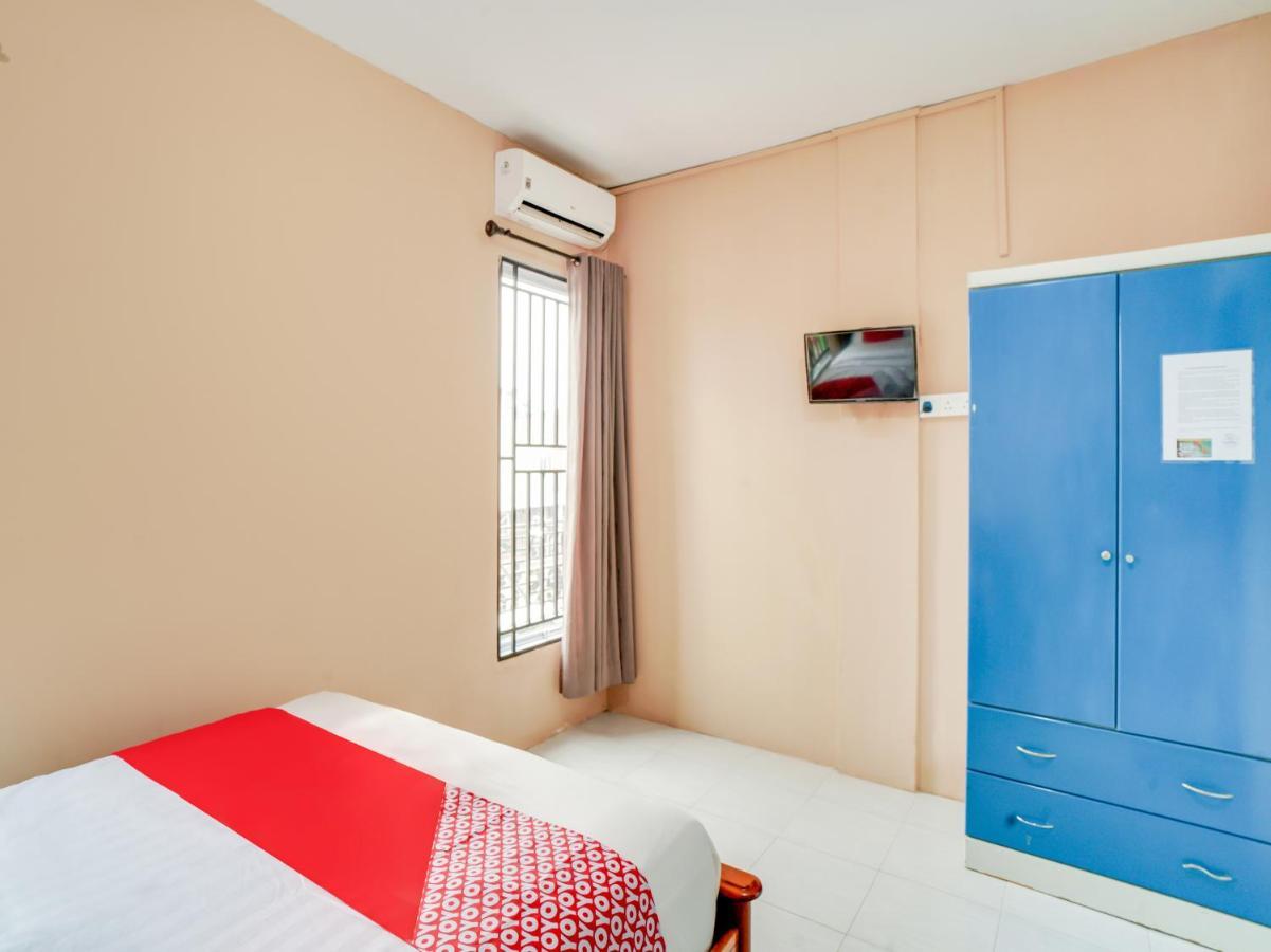 Oyo 90024 Botania Homestay & Cafe Nongsa Esterno foto