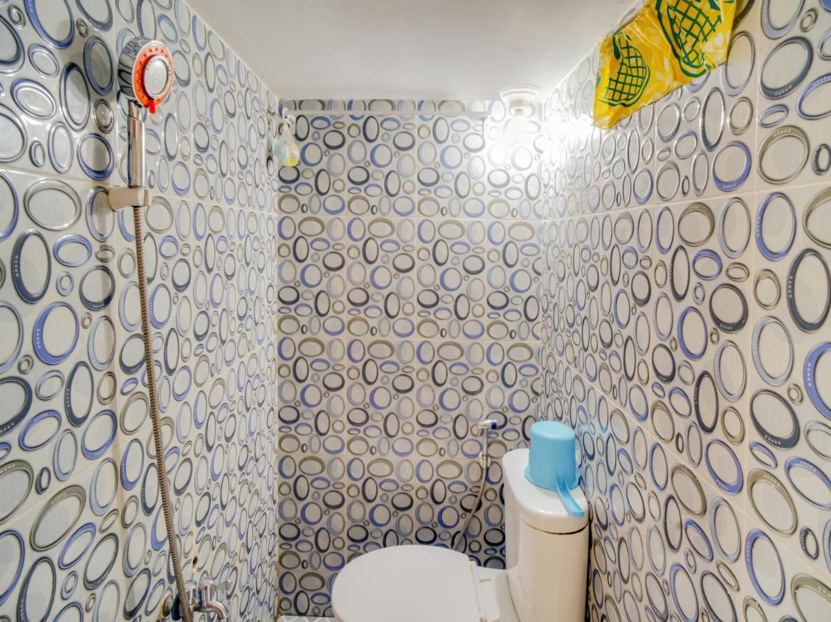 Oyo 90024 Botania Homestay & Cafe Nongsa Esterno foto